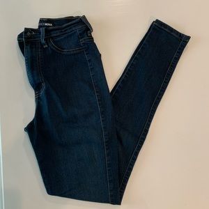 High-waisted dark blue jeans, size 3 woman’s